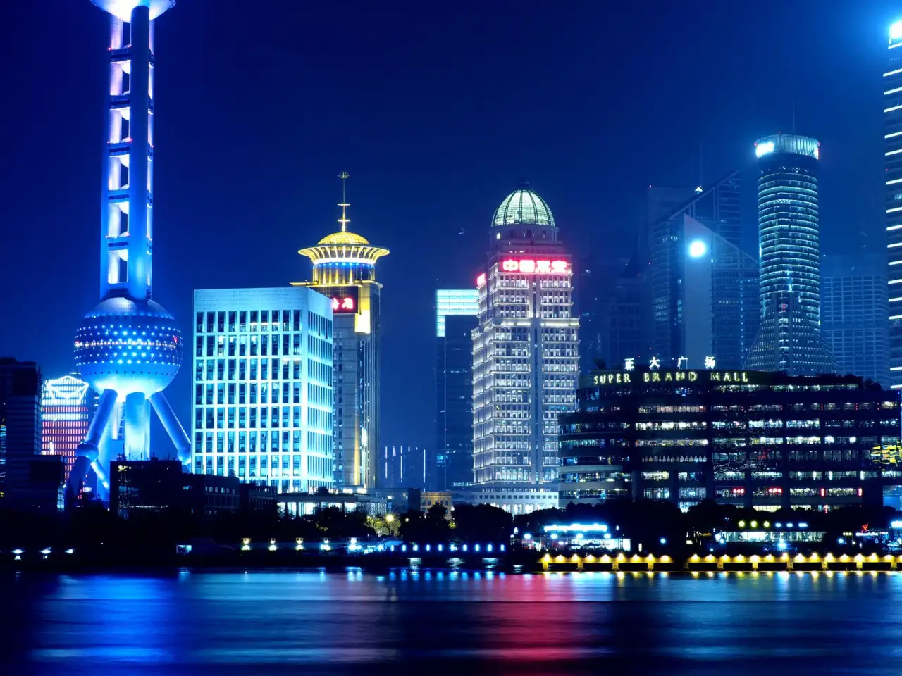 石材雕刻机与木工雕刻机在数控加工中的精度控制差异分析