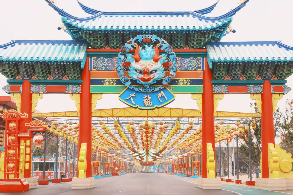 济南恒胜数控石材雕刻机在墓碑刻字与浮雕加工中的应用优势