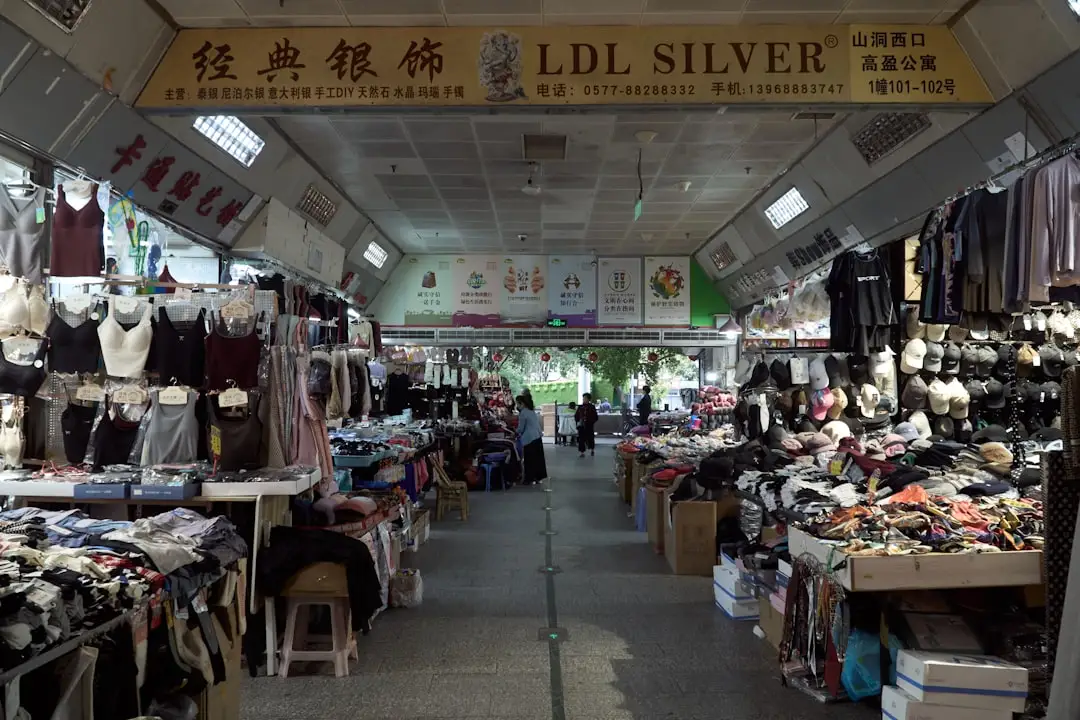 石材雕刻机在墓碑雕刻与建筑装饰中的高精度应用方案